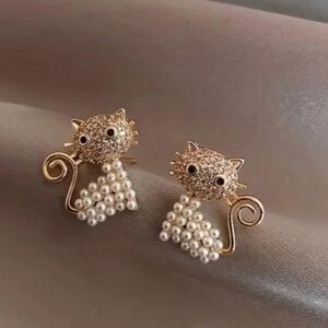Cute Kitty Cat Faux Pearl and Rhinestone studs Women's Fashion earring set